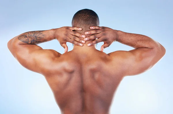 Costas Músculo Homem Negro Tocando Pescoço Cabeça Como Amor Próprio — Fotografia de Stock
