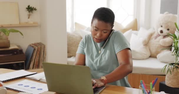 Praca Telefonu Domowego Kobieta Dla Wirtualnego Wsparcia Administracji Biznesowej Lub — Wideo stockowe