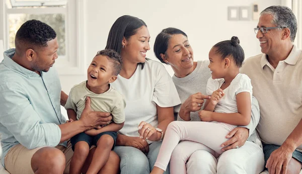Amor Família Negra Feliz Juntos Com Sorriso Ligação Para Tempo — Fotografia de Stock