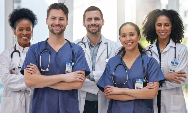 Retrato Enfermeiros Médicos Hospital Orgulhosos Empoderados Entusiasmados Com Colaboração Médica — Fotografia de Stock