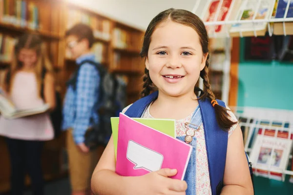 Ready Some Research Now Portrait Cheerful Young Girl Holding School — Stock Photo, Image