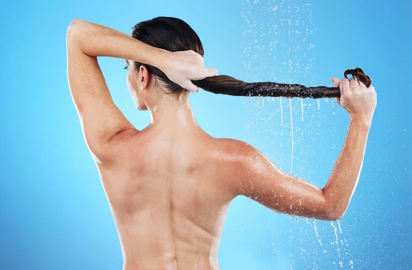 Back Woman Shower Hair Care Studio Blue Background Hygiene Routine — Stock Photo, Image
