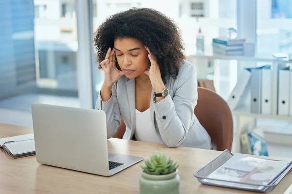 Bizneswoman Laptop Lub Stres Ból Głowy Przypadku Niepowodzenia Planowania Finansowego — Zdjęcie stockowe