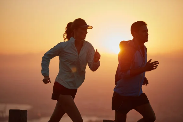 Make Most Your Morning Silhouetted Couple Out Run Sunrise — Stock Photo, Image