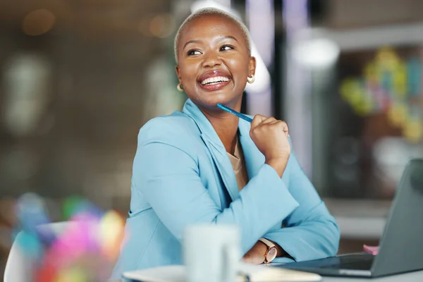 Biznes Pomysł Biuro Szczęśliwa Czarna Kobieta Agent Kreatywny Lub Osoba — Zdjęcie stockowe