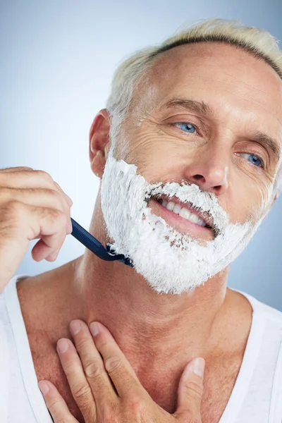 Homem Sênior Cara Barba Barbear Barbear Com Creme Para Higiene — Fotografia de Stock