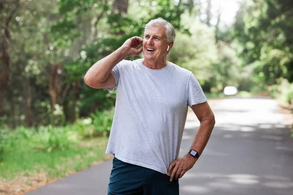 Happy Talking Man Phone Call While Running Speaking Fitness Exercise — Stock Photo, Image
