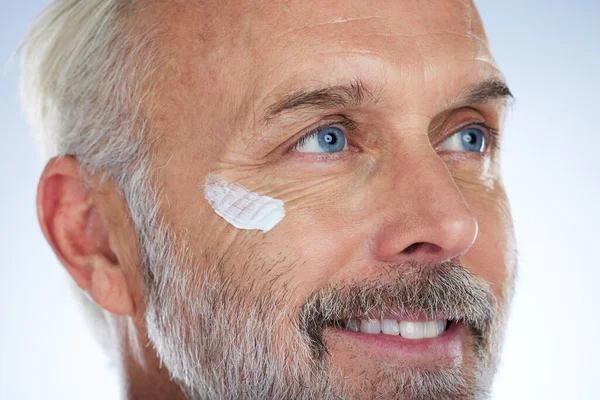 Cuidado Piel Crema Cara Anciano Estudio Para Bienestar Tratamiento Facial — Foto de Stock
