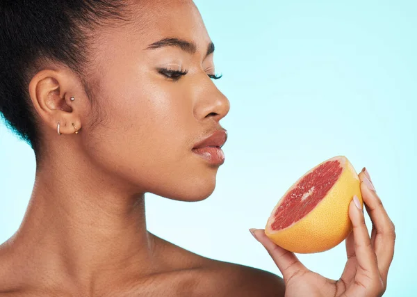 Grapefruit Vrouw Profiel Van Een Jong Model Met Huidverzorging Fruit — Stockfoto