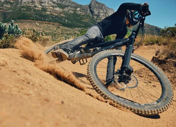Radfahren Action Und Extremsport Mit Mann Auf Mountainbike Für Abenteuer — Stockfoto