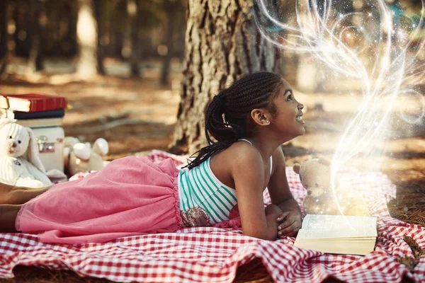 Les Enfants Voient Magie Parce Ils Cherchent Une Petite Fille — Photo