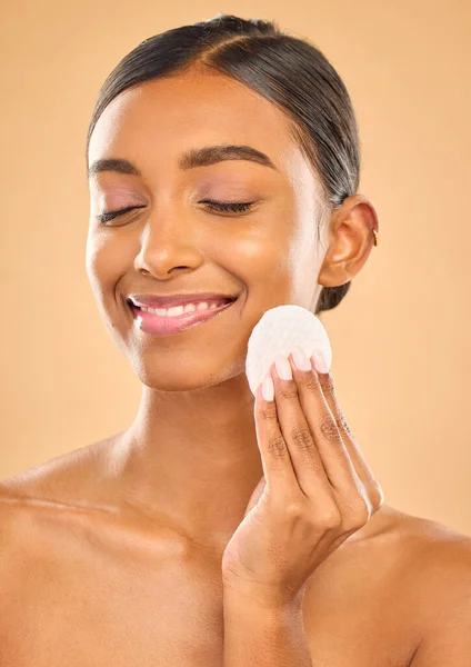 Skóra Piękno Bawełna Twarzy Kobiety Studio Kosmetyki Dermatologii Lub Makijażu — Zdjęcie stockowe