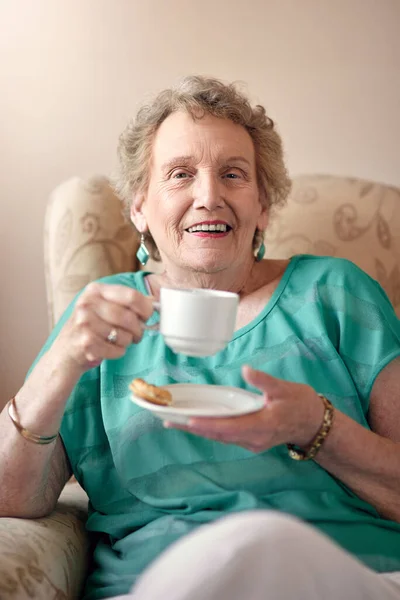 Leven Met Positivi Tea Portret Van Een Oudere Vrouw Die — Stockfoto