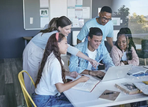 Samenwerking Onderwijs Leren Met Studenten Laptop Het Gebied Van Projectmanagement — Stockfoto
