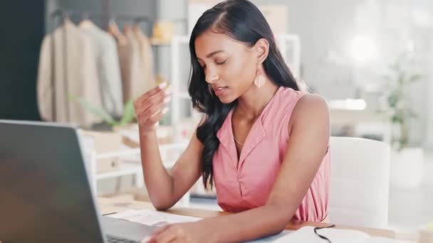 Laptop Fashion Designer Woman Headache Logistics Small Business Startup Online — Stock Video