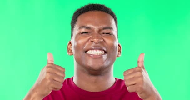 Πρόσωπο Αντίχειρες Επάνω Και Μαύρο Χαμόγελο Άνθρωπος Στην Πράσινη Οθόνη — Αρχείο Βίντεο