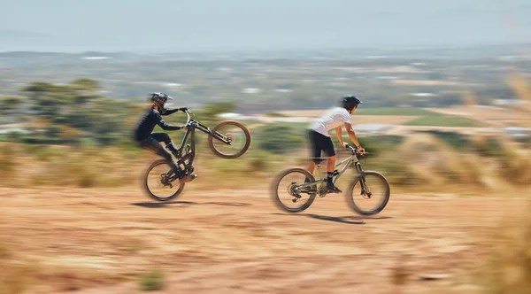 Mountain Bike Homens Corrida Com Velocidade Sujeira Natureza Verão Com — Fotografia de Stock