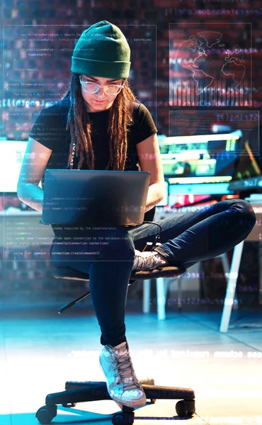 Диаграмма Женщины Ноутбука Голограммы Офисе Хакера Аналитике Фондового Рынка Финансовым — стоковое фото