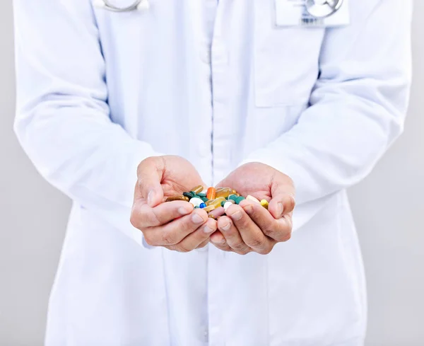 Pharmacist Pills Palm Man Hands Closeup Pharmaceuticals Drugs Medicine Supplement — Stock Photo, Image