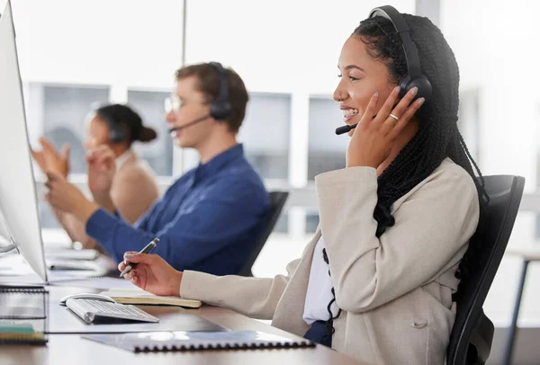 Mulher Call Center Anotações Sorrir Escritório Trabalhar Atendimento Cliente Local — Fotografia de Stock