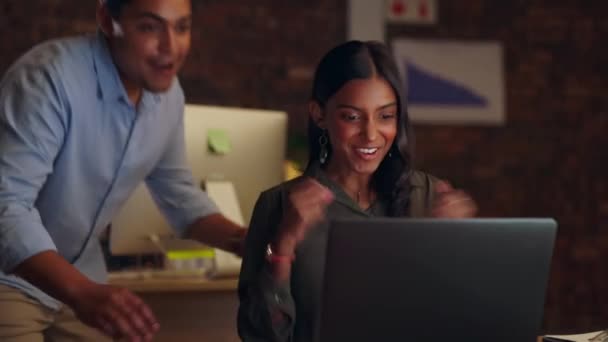 Teamwork Success Laptop Happy Woman Celebration Sales Goals Business Deal — Stock Video