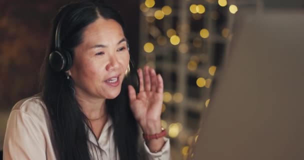 Callcenter Konsult Eller Asiatisk Kvinna Som Förklarar Kontor Kundtjänst Eller — Stockvideo
