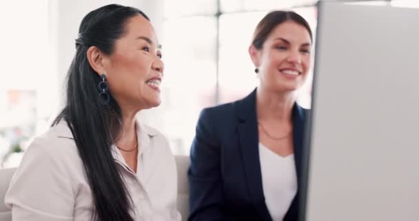 Koçluk Eğitim Bir Ofiste Kadınlarıyla Işbirliği Tanışma Için Birlikte Çalışmak — Stok video