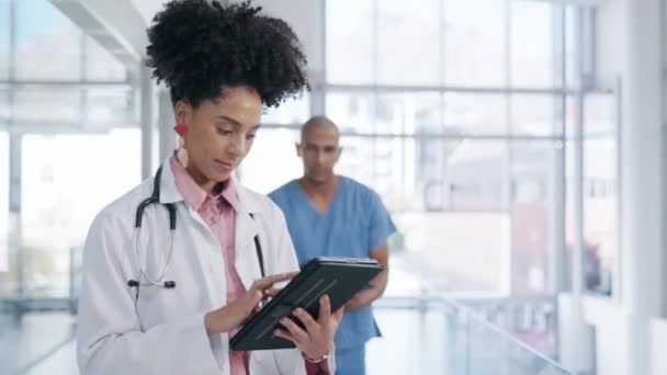 Trabalho Equipe Tablet Médicos Planejando Trabalhando Juntos Medicina Hospital Moderno — Vídeo de Stock