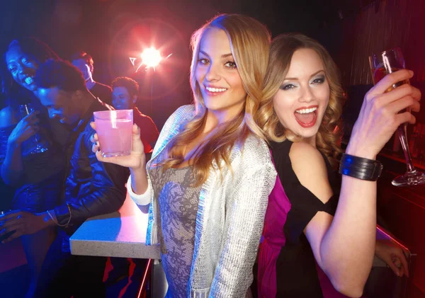 Party Friends Alcohol Drinks Nightclub While Dancing Happy Excited Celebrate — Stock Photo, Image