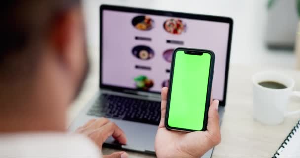 Tela Verde Telefone Menu Laptop Rolagem Homem Site Restaurante Sushi — Vídeo de Stock