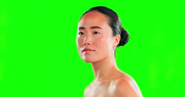 美容美发 自信与亚洲女人在工作室化妆品 满足和自然 光彩夺目 绿色背景造型 — 图库视频影像