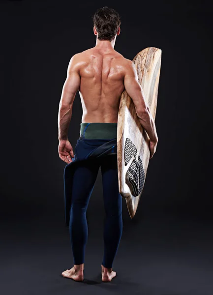 Procura Cenário Perfeito Estúdio Tiro Jovem Surfista Com Uma Placa — Fotografia de Stock