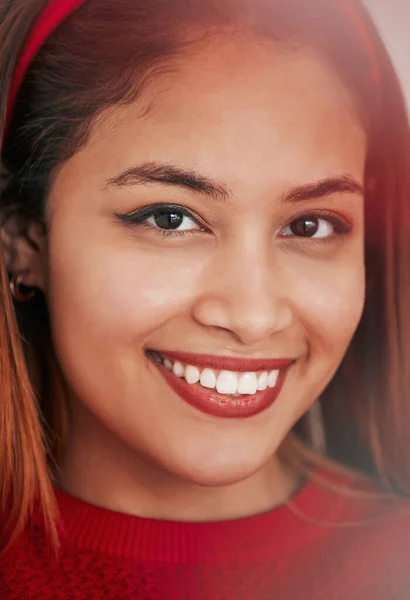 Feliz Sonrisa Retrato Mujer Estudio Para Natural Satisfacción Juventud Felicidad — Foto de Stock
