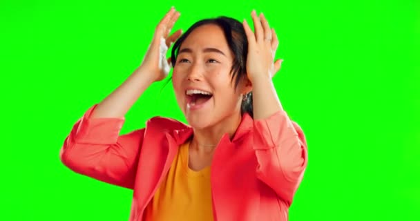 Сюрприз Азиатка Шоке Зеленом Экране Изолированы Фоне Студии Счастливая Смешная — стоковое видео