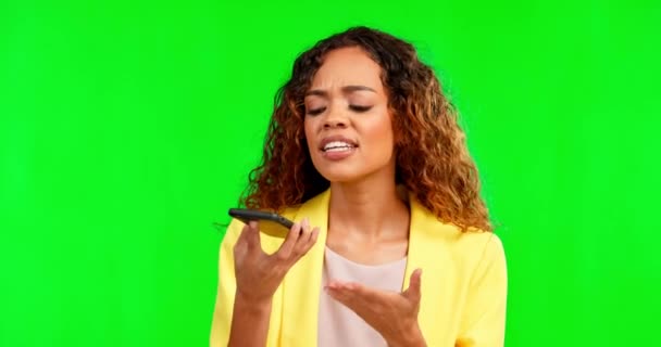 Telefoongesprek Spreker Boze Vrouw Groen Scherm Tijdens Het Ruziën Geïrriteerd — Stockvideo
