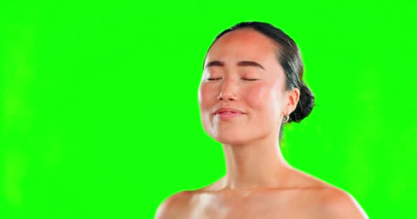 Piękno Twarz Azjatycka Kobieta Myśląca Zielonym Tle Ekranu Pielęgnacji Skóry — Wideo stockowe