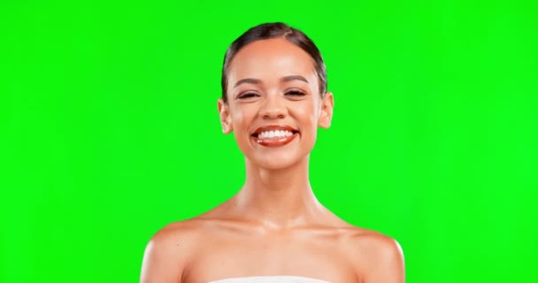 Šťastná Žena Zelené Obrazovce Tvář Smích Krásou Obličeje Kosmetiky Pozadí — Stock video