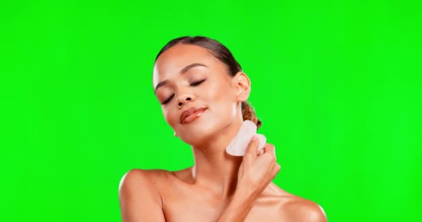 Schönheit Gua Sha Und Frauenporträt Auf Grünem Bildschirmhintergrund Für Hautpflege — Stockvideo