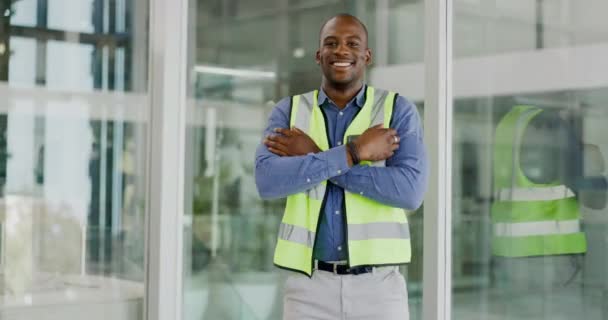 Arquitecto Trabajador Construcción Seguro Hombre Negro Feliz Por Desarrollo Profesional — Vídeos de Stock