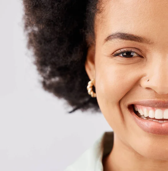 Gezicht Gelukkig Portret Van Zwarte Vrouw Studio Met Glimlach Vertrouwen — Stockfoto