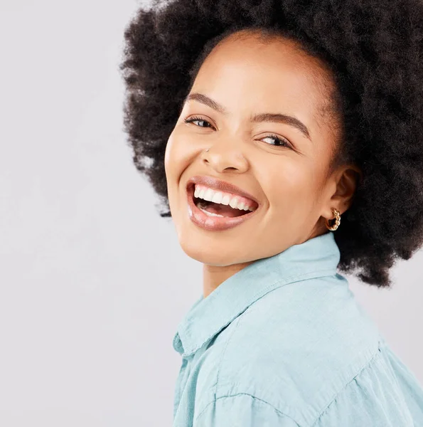 Rosto Feliz Retrato Mulher Negra Estúdio Com Sorriso Confiante Felicidade — Fotografia de Stock