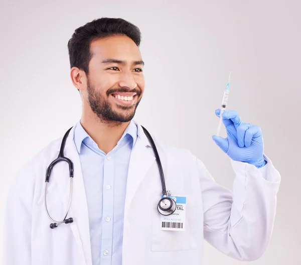 Gesundheitswesen Mann Und Arzt Mit Impfung Injektion Oder Studio Vor — Stockfoto