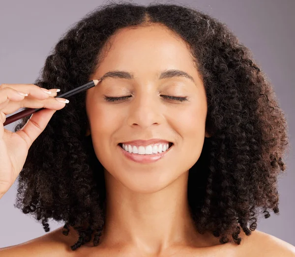 Frau Make Und Augenbrauenstift Gesichts Kosmetik Oder Hautpflegestudio Glückliche Weibliche — Stockfoto