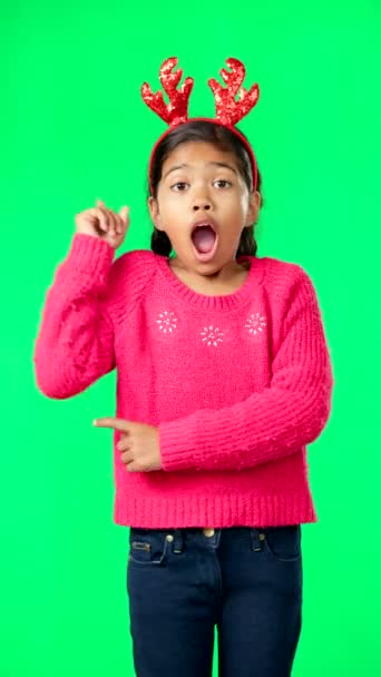 Різдво Роги Ідея Дівчиною Зеленому Екрані Студії Виглядають Здивованими Діти — стокове відео