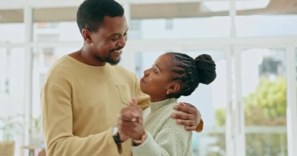 Tánc Boldogság Egy Afrikai Pár Romantikával Kötődéssel Minőségi Időtöltéssel Mosoly — Stock videók