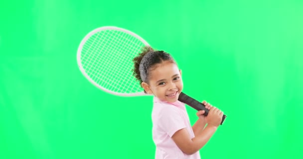 Dítě Sportovec Dítě Tenista Připraven Trénink Cvičení Cvičení Izolované Zeleném — Stock video