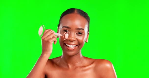Face Beleza Mulher Negra Com Rolo Tela Verde Cuidados Com — Vídeo de Stock