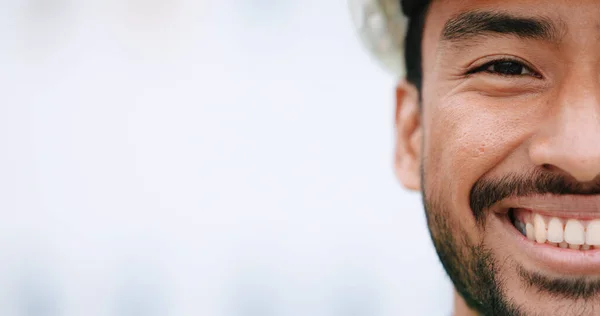 Face Construction Manager Smiling Wearing Hardhat While Standing Site Copy — Stockfoto