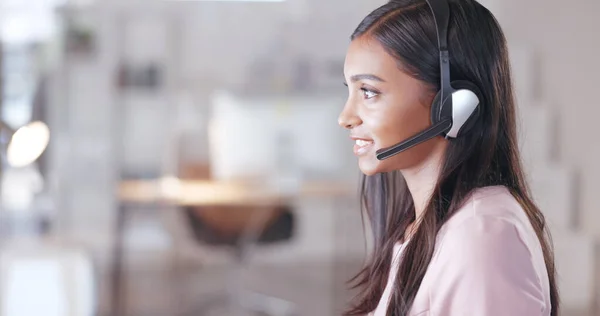 Call Center Customer Support Agent Talking Client Using Headphones While — Photo