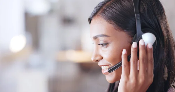 Call Center Agent Helping Client Phone Call Giving Great Customer — Stock Photo, Image